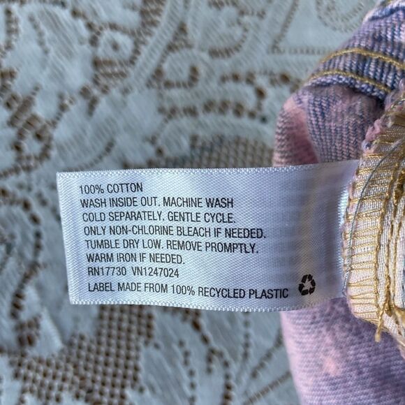 Acid Wash High Rise Distressed Bermuda Shorts Size 2 New With Tags - Picture 15 of 15